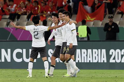 Màn đáp trả của sao U23 Trung Quốc dành cho Đình Bắc